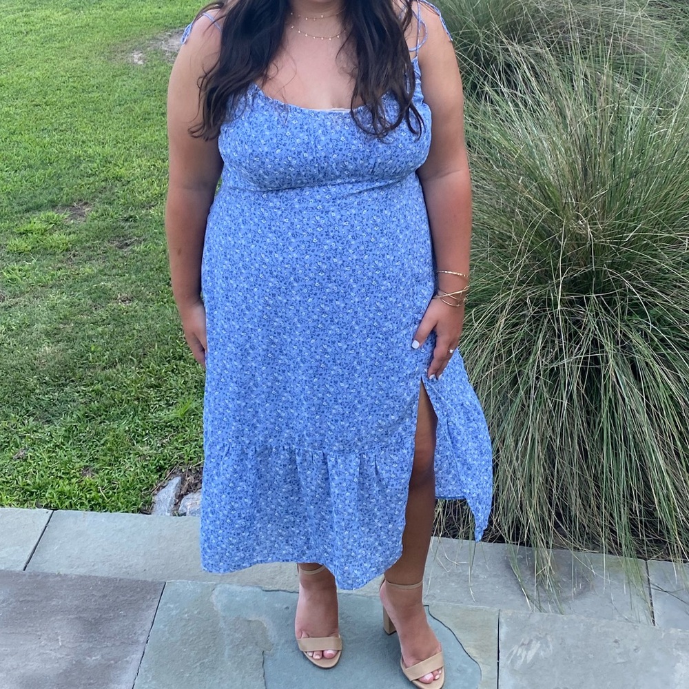 Abercrombie and Fitch blue floral adjustable strap midi dress